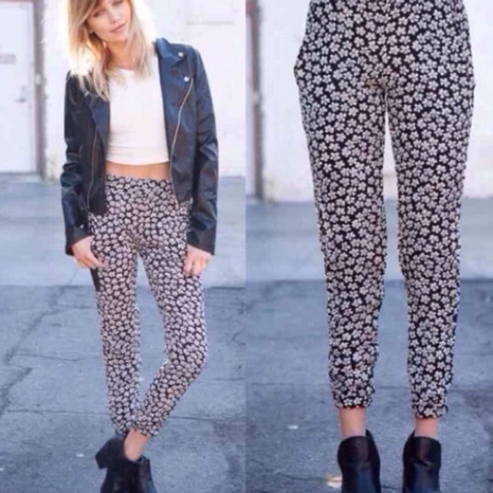 Brandy Melville NWOT Floral Susannah Pants